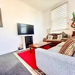 Executive Apartments, Nr City Centre With Private Parking