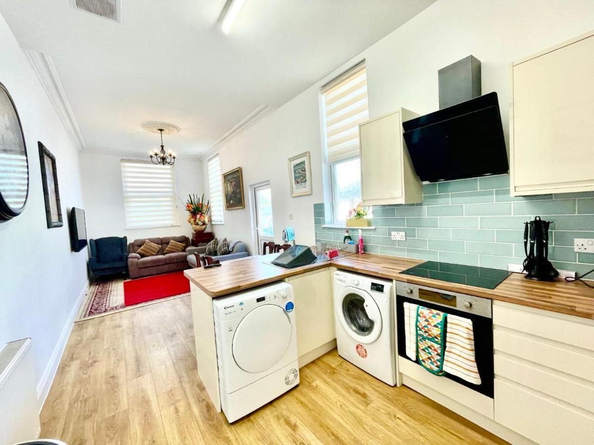 Executive Apartments, Nr Centre With Private Parking Apartment