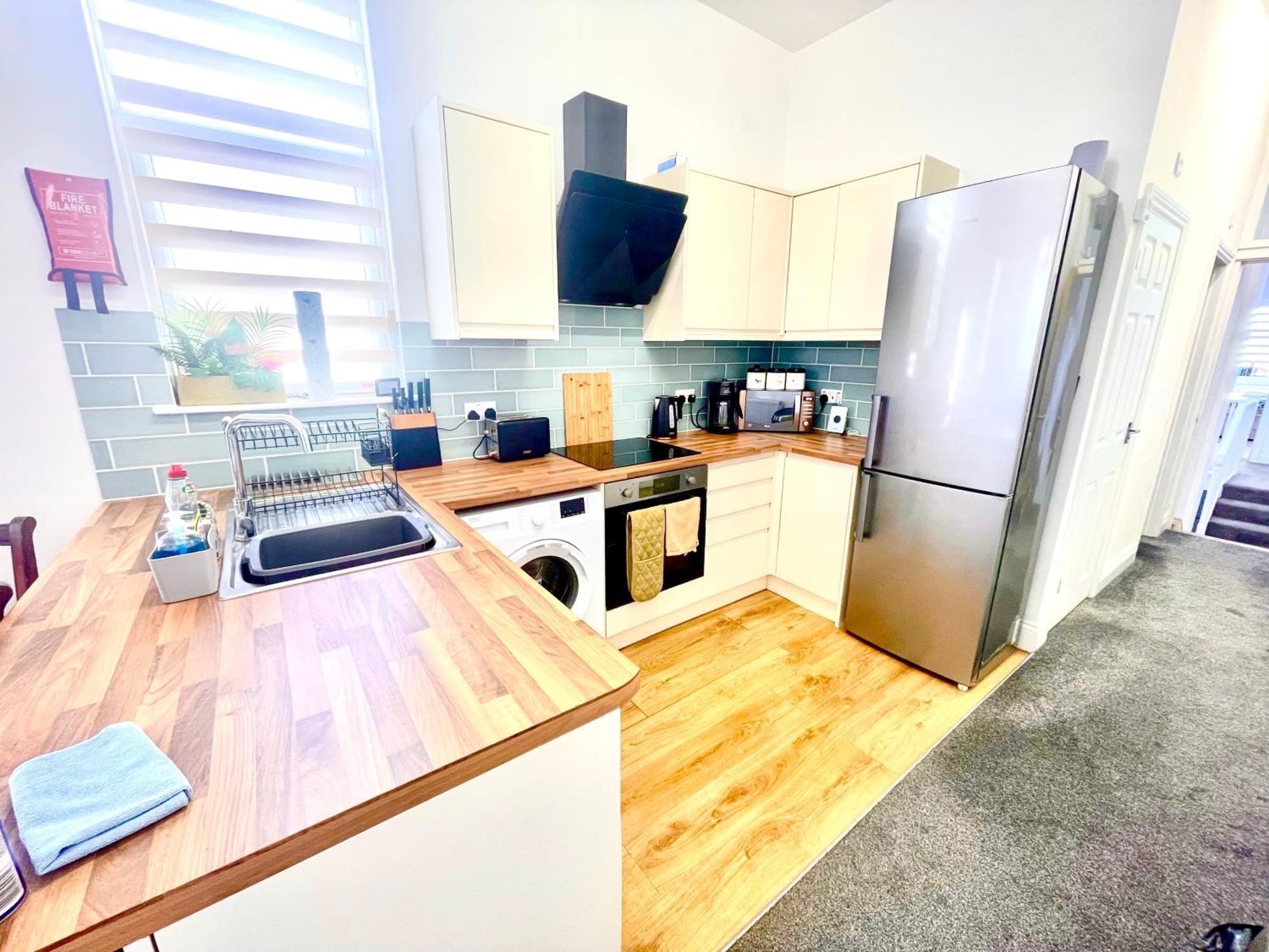 Executive Apartments, Nr Centre With Private Parking Apartment